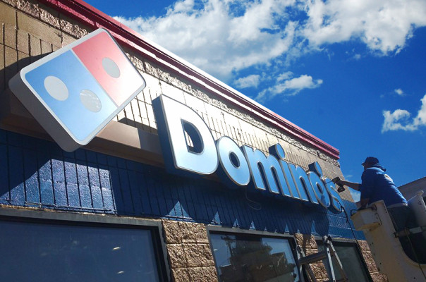 Dominos Pizza signage 001